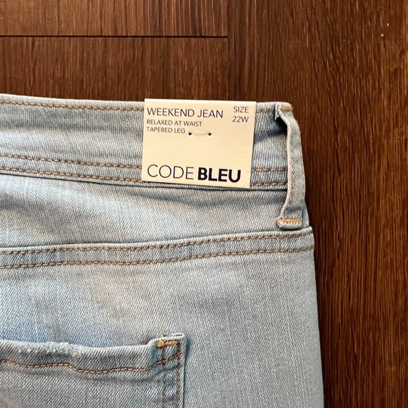 New Code Bleu Jeans Luxe Lift 22W Light Blue Tapered Leg Weekend Stretch Cropped - Picture 3 of 4